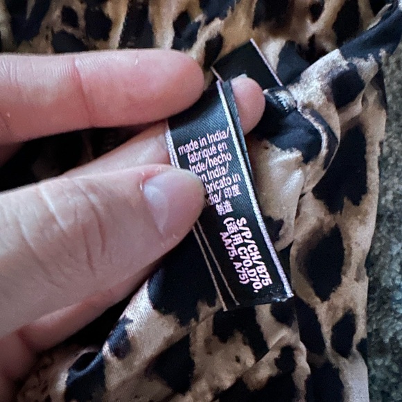 Leopard Print Bra Top/Sports Bra - Picture 3 of 3